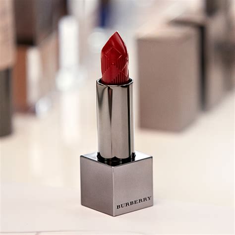 burberry full kisses military red|Burberry kisses 109.